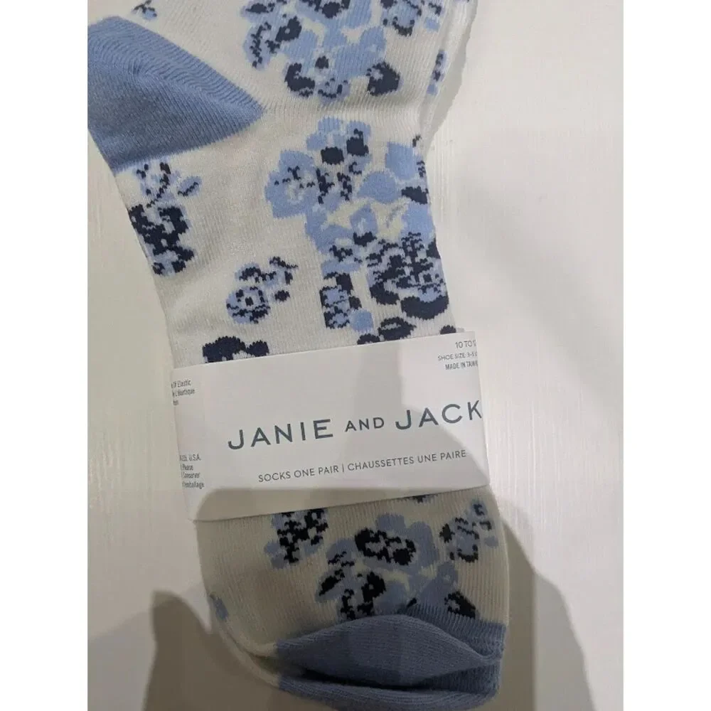 NWT Janie & Jack white blue floral scallop socks Big Girls age 10-12 (shoe 3-5)